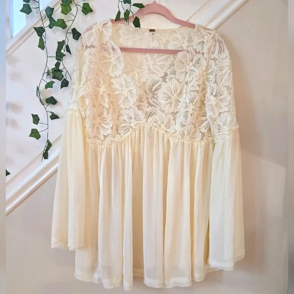 🐩NWOT Free People Boho Lace Blouse - Picture 1 of 5